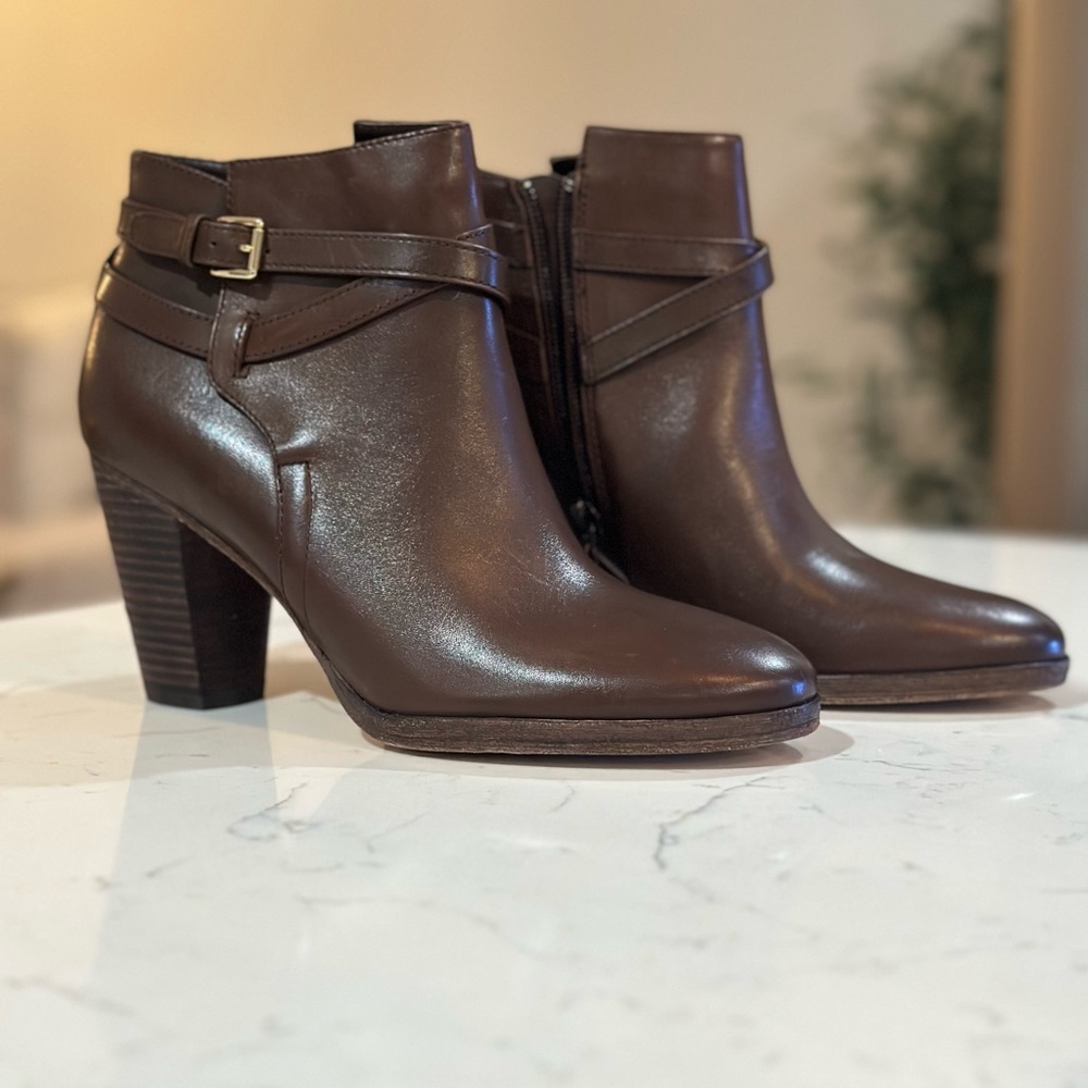 Cole Haan Size 7 Grand.os Brown Side Zip Buckle Block Heel ankle booties.